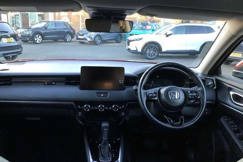 Used Honda HR-V Advance 131 HP (96 kW) 2025 Red SUV