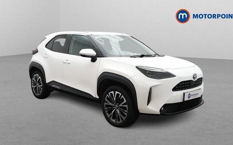 Used 2025 Toyota Yaris Hybrid Estate | £19,949 (Good price) - Image 1/4