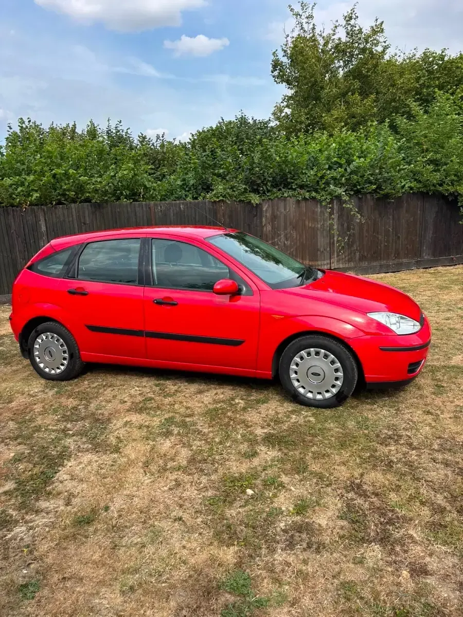 Used Ford Focus 2002 Red Hatchback