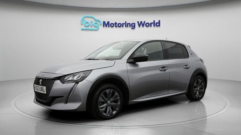 Used Peugeot e-208 Allure+ 100 kW (136 HP) 2023 Grey Hatchback