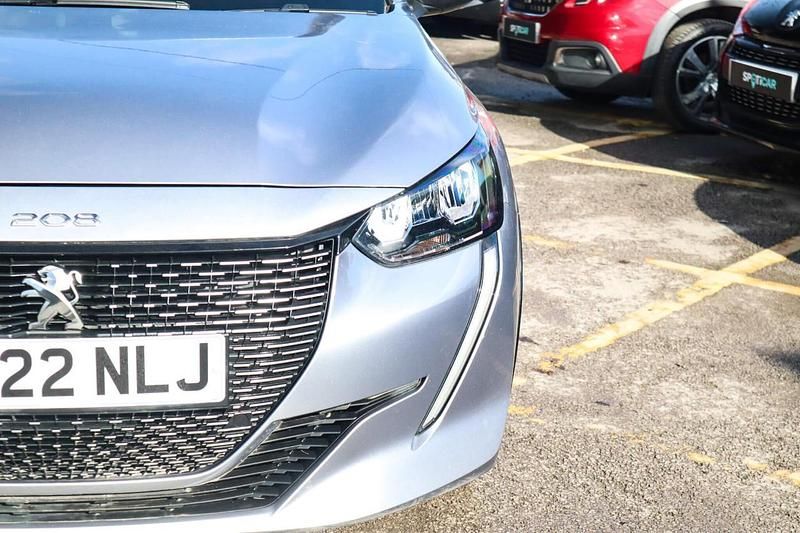 Used Peugeot e-208 Allure 100 kW (136 HP) 2022 Grey Hatchback