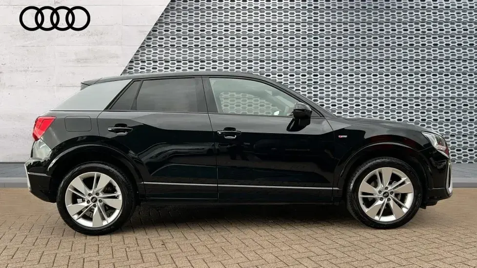 Used Audi Q2 S-Line 116 HP (85 kW) 2025 Black SUV