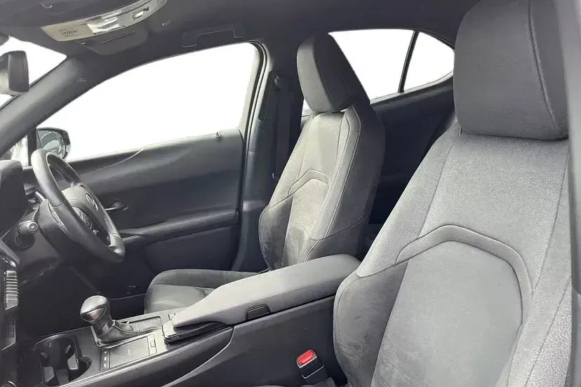 Used Lexus UX 181 HP (133 kW) 2020 Celestial blue SUV
