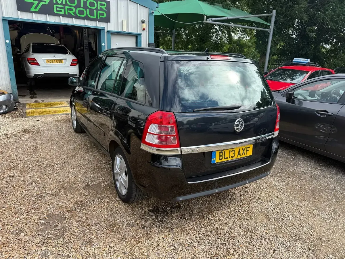 Used Vauxhall Zafira 110 HP (80 kW) 2013 Black MPV
