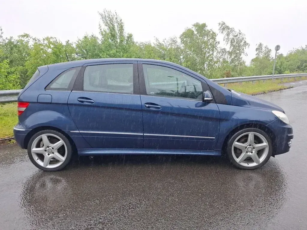 Used Mercedes B180 109 HP (80 kW) 2011 Blue Hatchback