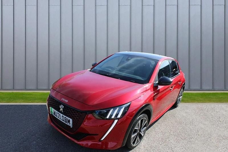Used Peugeot e-208 Premium 98 kW (134 HP) 2021 Red Hatchback