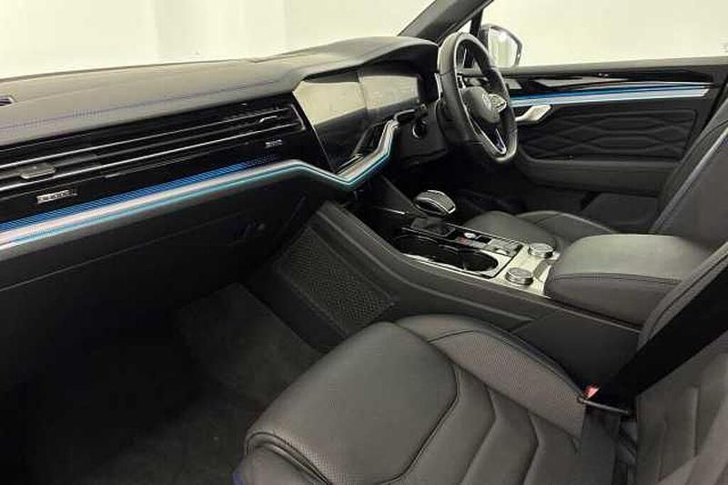 Used VW Touareg R 462 HP (339 kW) 2023 White SUV