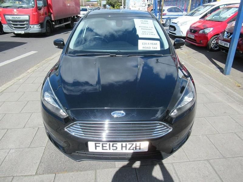 Używany Ford Focus Zetec 2015 Czarny Hatchback