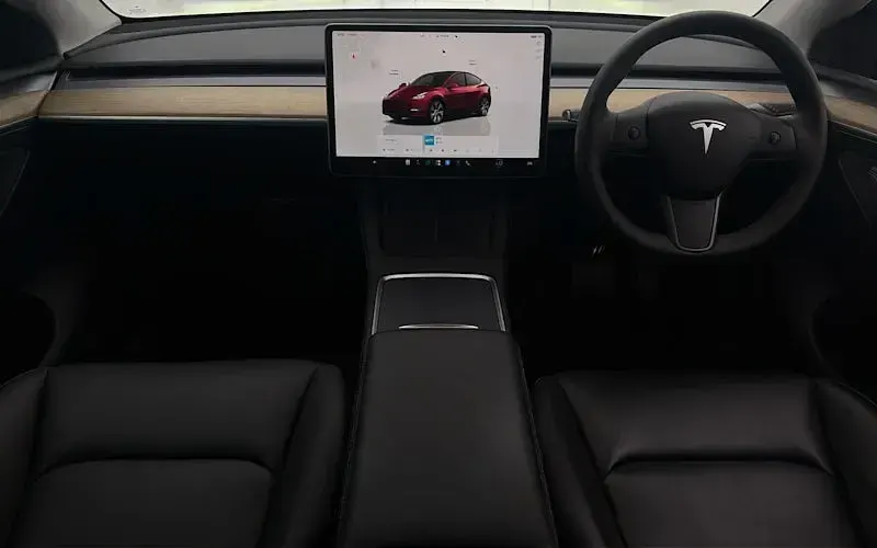 Used Tesla Model Y Long Range AWD 378 kW (514 HP) 2022 Red SUV