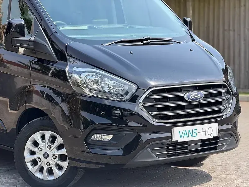 Usado Ford Transit Custom Limited 130 HP (95 kW) 2023 Preto Van