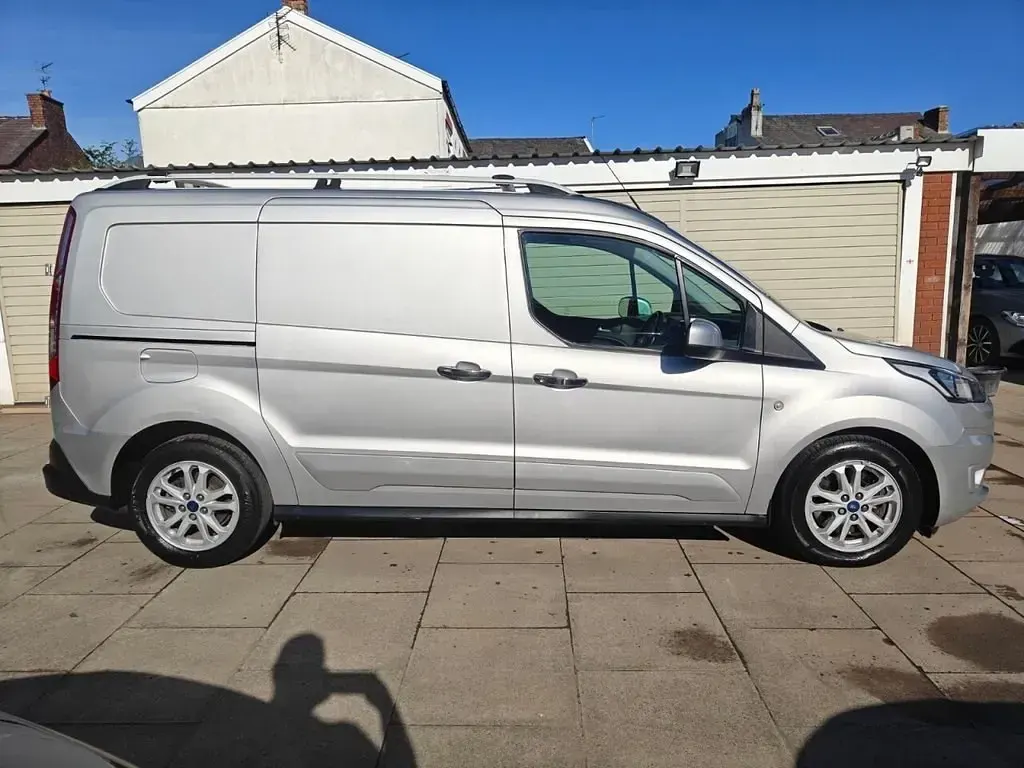 Usado Ford Transit Connect Limited 120 HP (88 kW) 2021 Prateado Monovolume