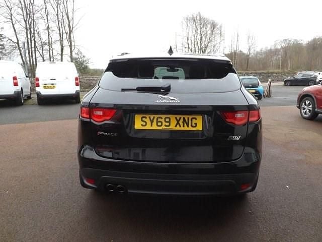 Second-hand Jaguar F-Pace Chequered Flag 180 CP (132 kW) 2019 Negru SUV