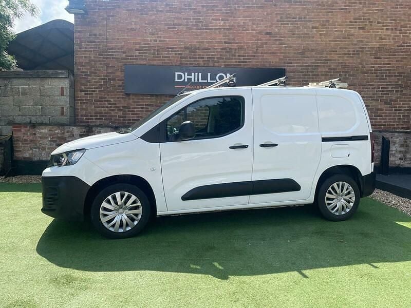 Used Peugeot Partner 2020 White MPV