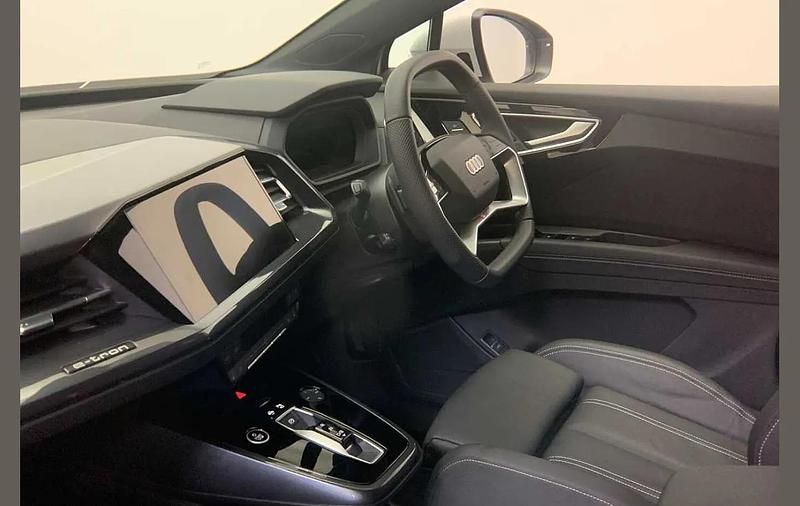 Used Audi Q4 e-tron S-Line 206 kW (281 HP) 2025 White SUV