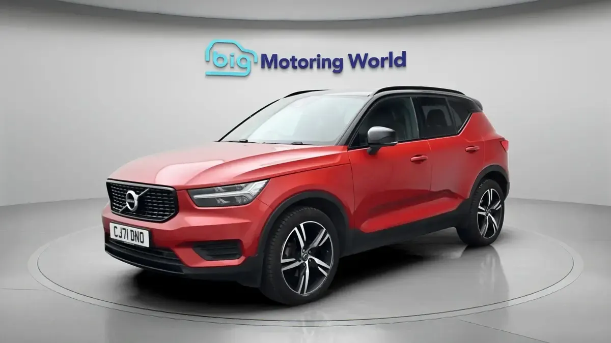 Used Volvo XC40 R-Design 163 HP (119 kW) 2021 Red SUV