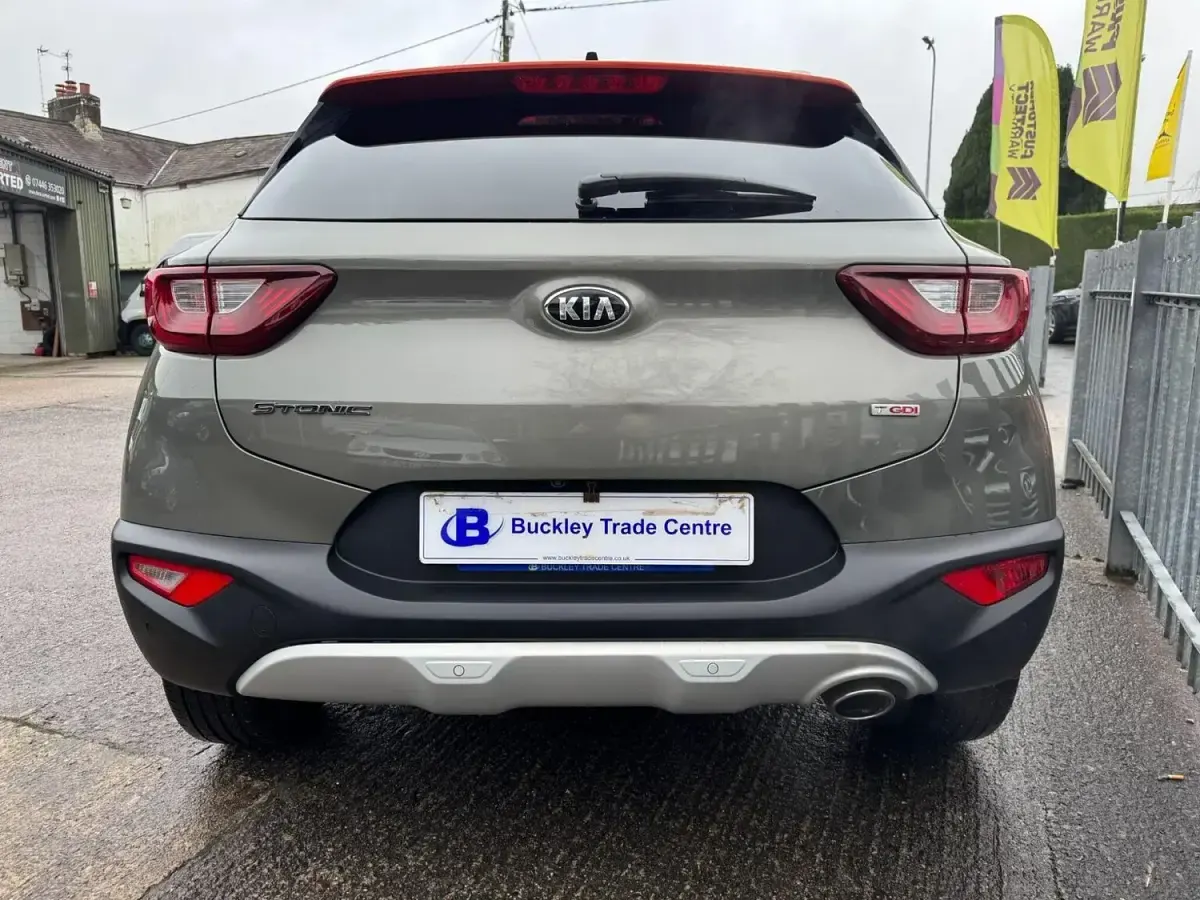 Gebraucht Kia Stonic 118 PS (86 kW) 2018 Grau SUV