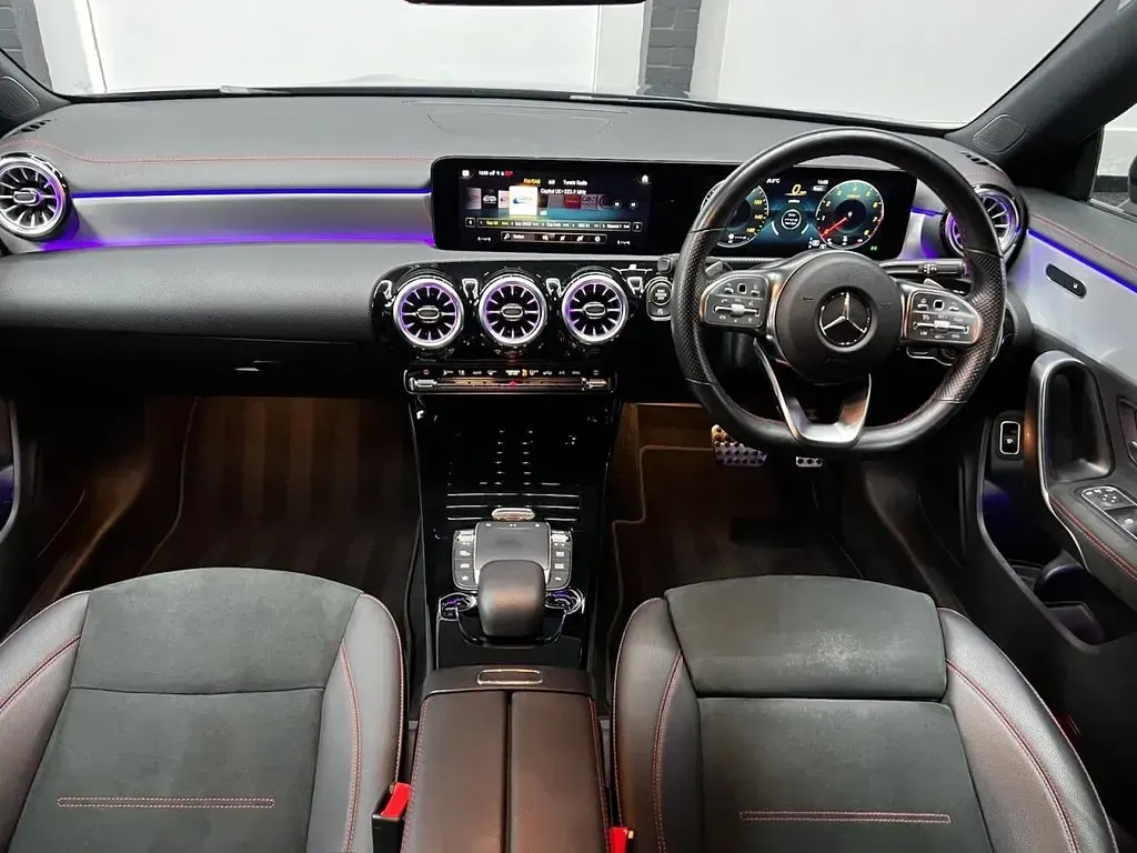 Used Mercedes CLA200 Executive 163 HP (119 kW) 2023 Blue Coupe