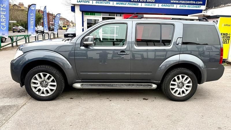 Used Nissan Pathfinder Tekna 190 HP (139 kW) 2012 Grey SUV