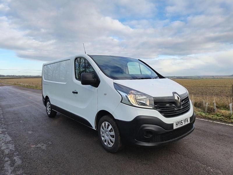 Used Renault Trafic Business 2015 White MPV
