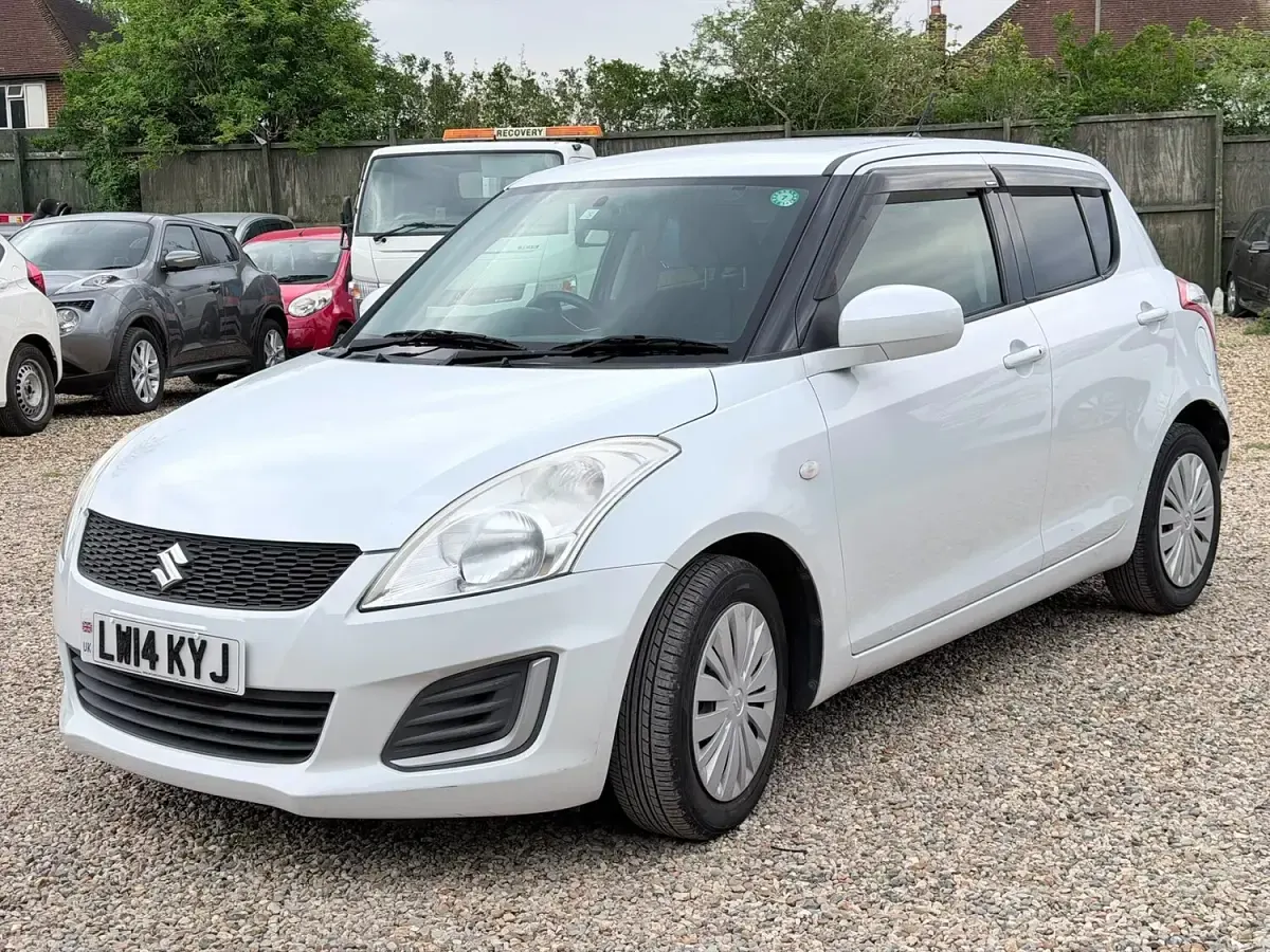 Used Suzuki Swift 82 HP (60 kW) 2014 White Hatchback