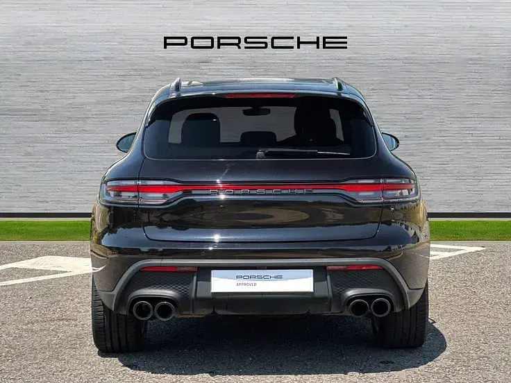 Used Porsche Macan 265 HP (194 kW) 2025 Black SUV