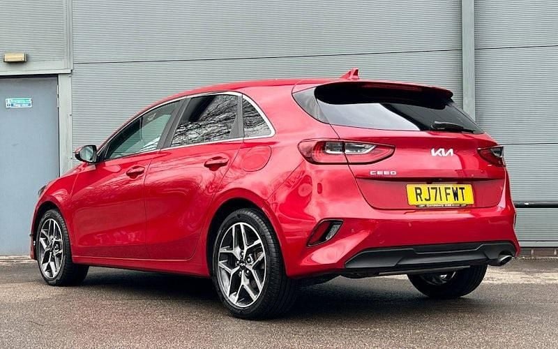 Used Kia Ceed 160 HP (117 kW) 2021 Hatchback