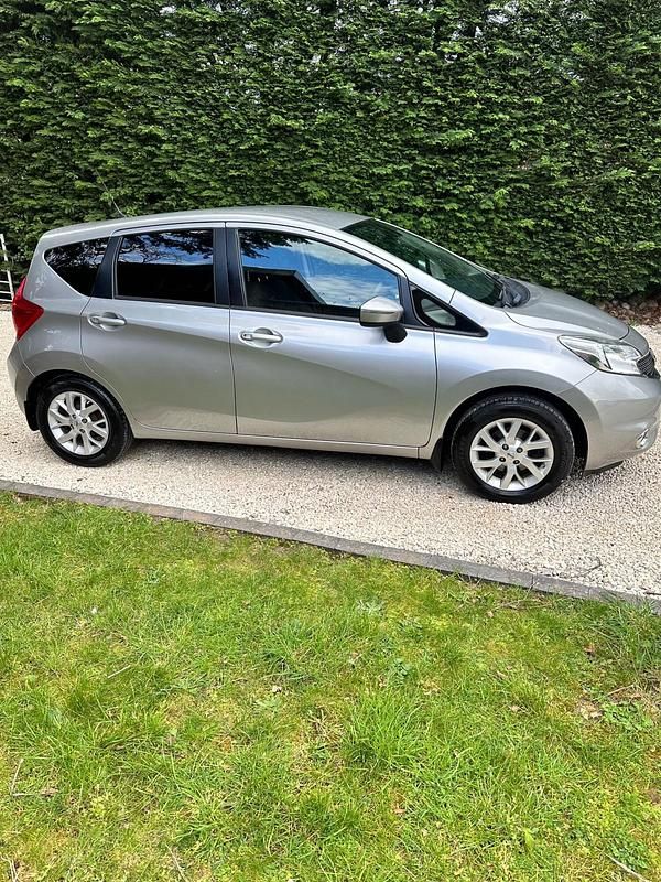 Używany Nissan Note Acenta Premium 80 KM (58 kW) 2016 Srebrny Hatchback