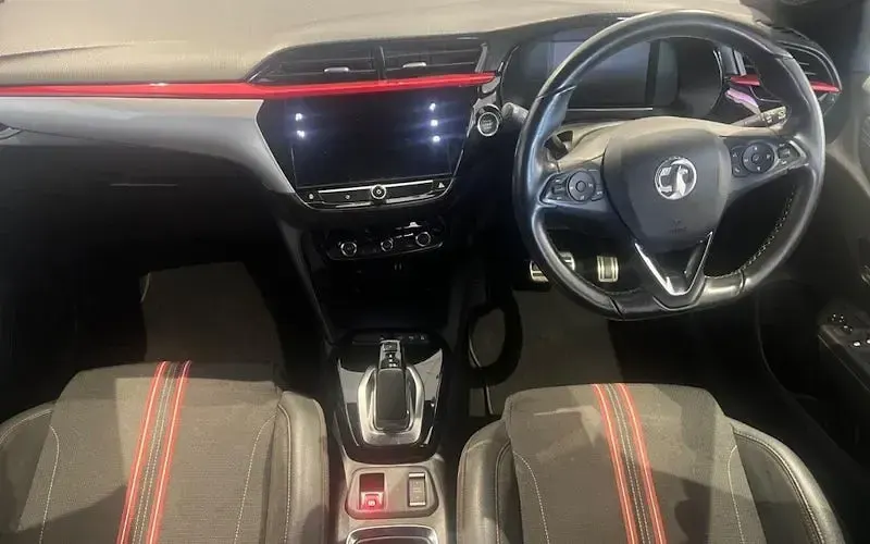 Used Vauxhall Corsa-e SRi 100 kW (136 HP) 2022 White Hatchback