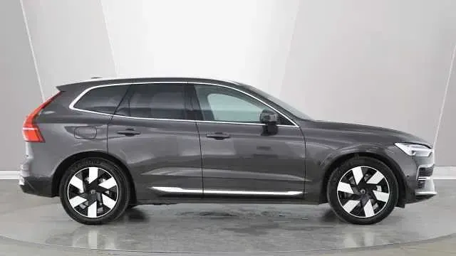 Used Volvo XC60 Ultra 455 HP (334 kW) 2025 Grey SUV