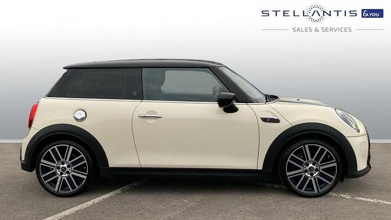 Used Mini Cooper S Exclusive 176 HP (129 kW) 2023 White Hatchback