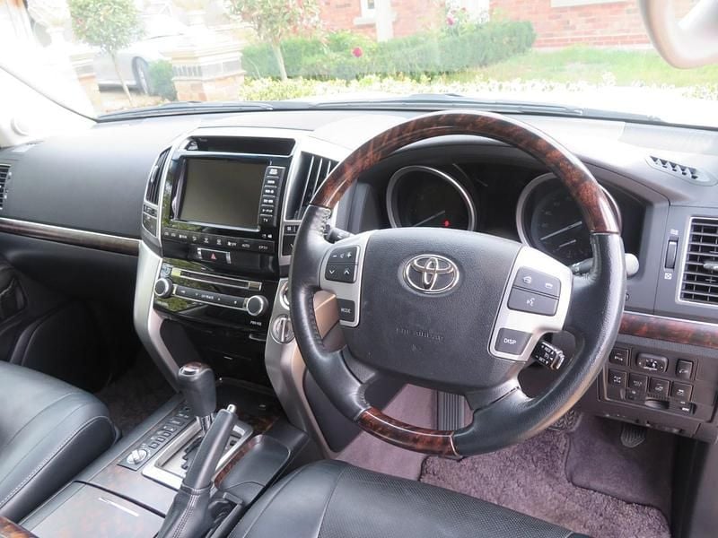 Used Toyota Land Cruiser 2014 White SUV