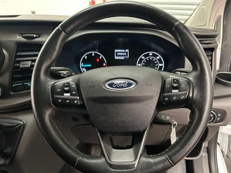 Used Ford Transit Custom Trend 105 HP (77 kW) 2018 White Van