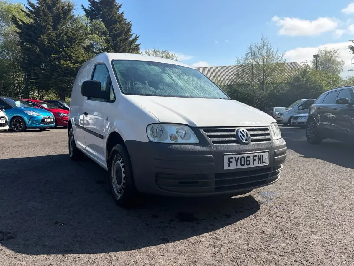 Usado VW Caddy 69 HP (50 kW) 2006 Branco Monovolume