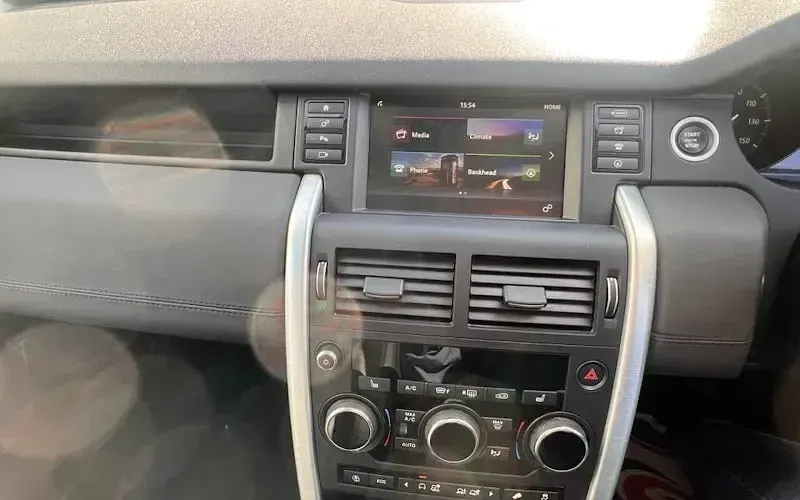 Used Land Rover Discovery Sport HSE 180 HP (132 kW) 2018 Black SUV