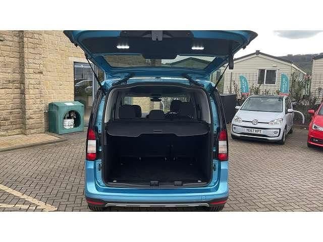 Used Ford Tourneo Connect Active 122 HP (89 kW) 2022 Blue MPV