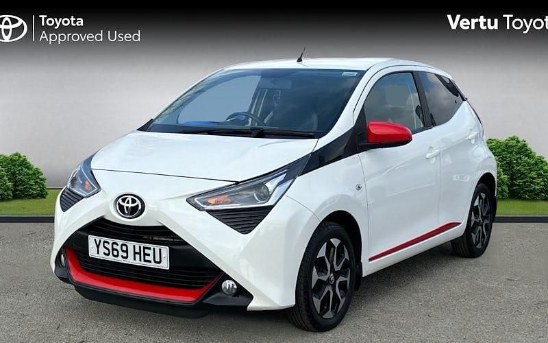 Used Toyota Aygo Trend 72 HP (52 kW) 2020 White Hatchback