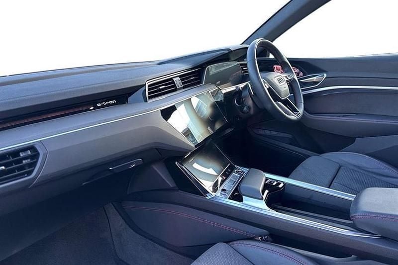 Used Audi Q8 e-tron Advanced 300 kW (408 HP) 2023 Glacier white SUV