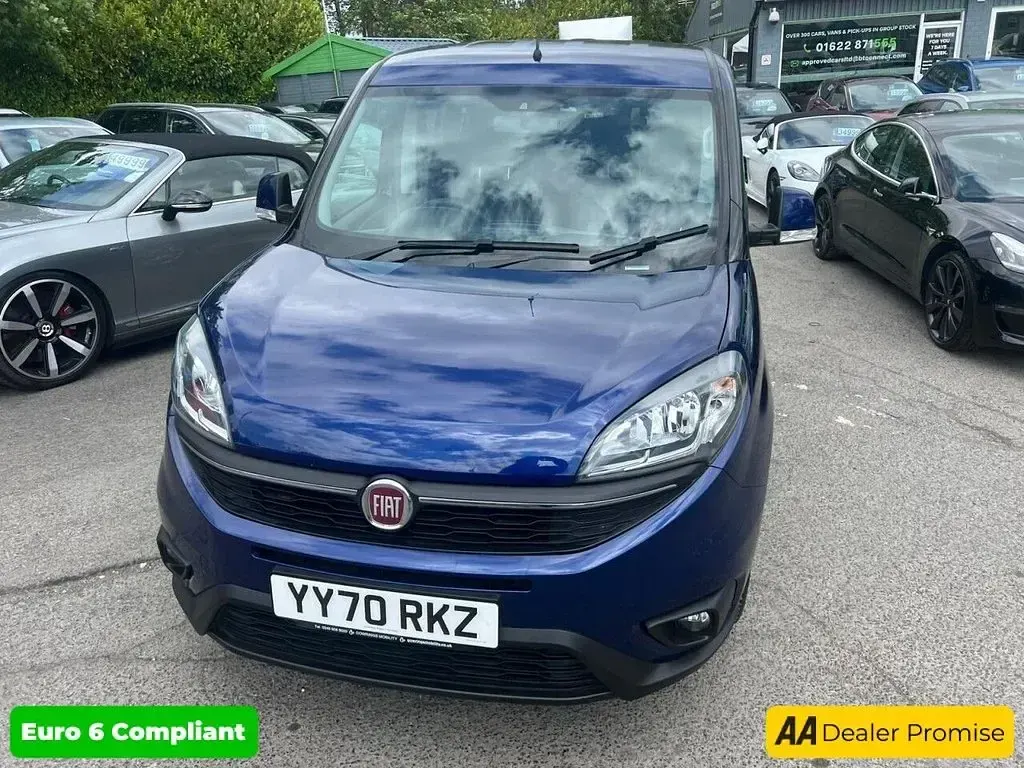 Used Fiat Doblò 2021 Blue MPV