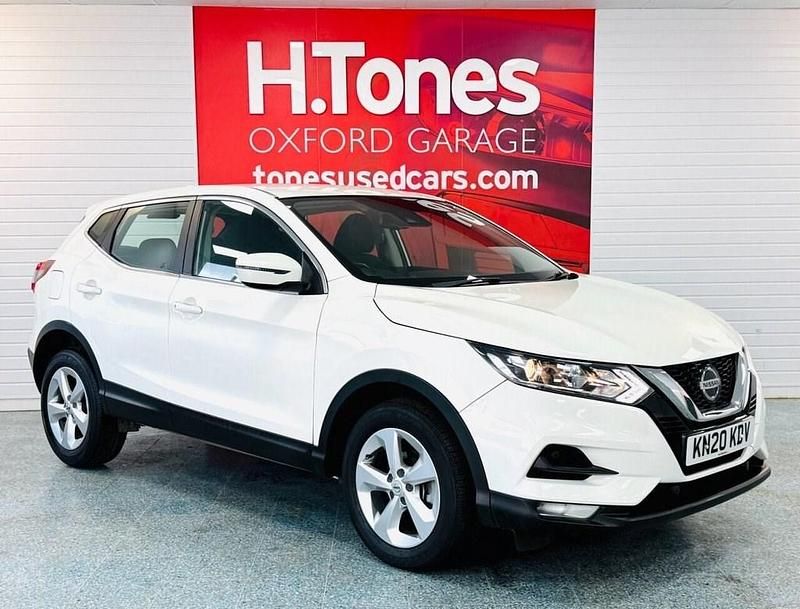Used Nissan Qashqai Acenta Premium 160 HP (117 kW) 2020 White SUV