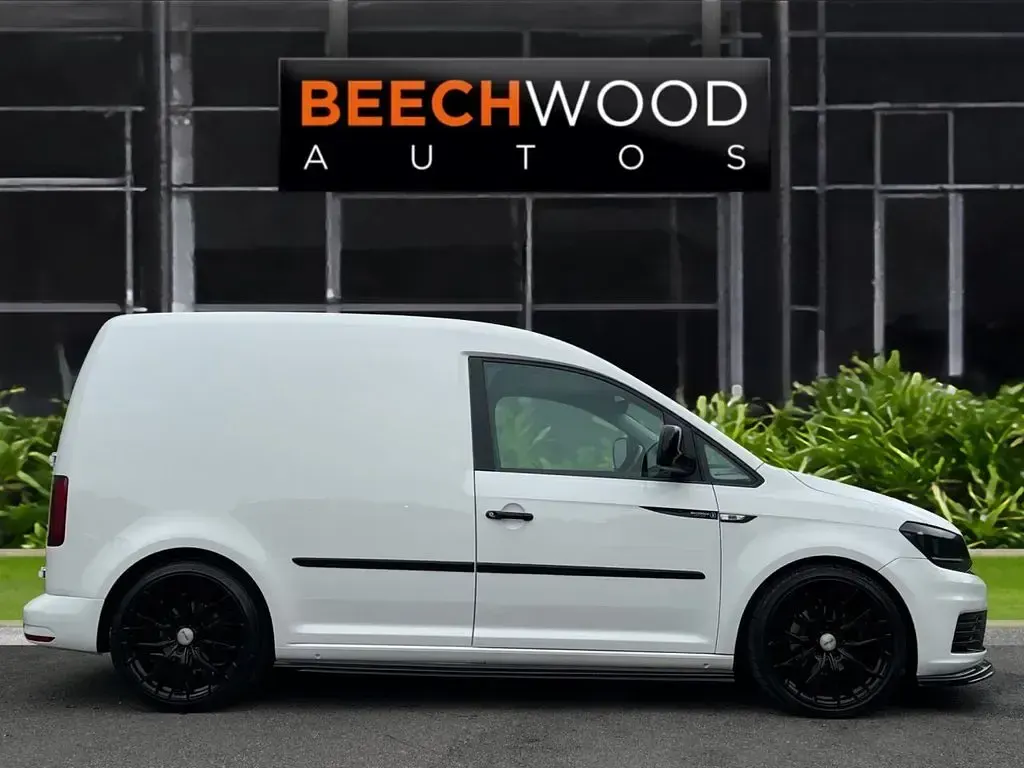 Used VW Caddy Startline 122 HP (89 kW) 2017 White MPV