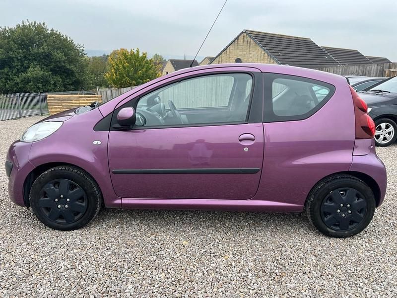 Used Peugeot 107 Active 68 HP (50 kW) 2014 Purple Hatchback