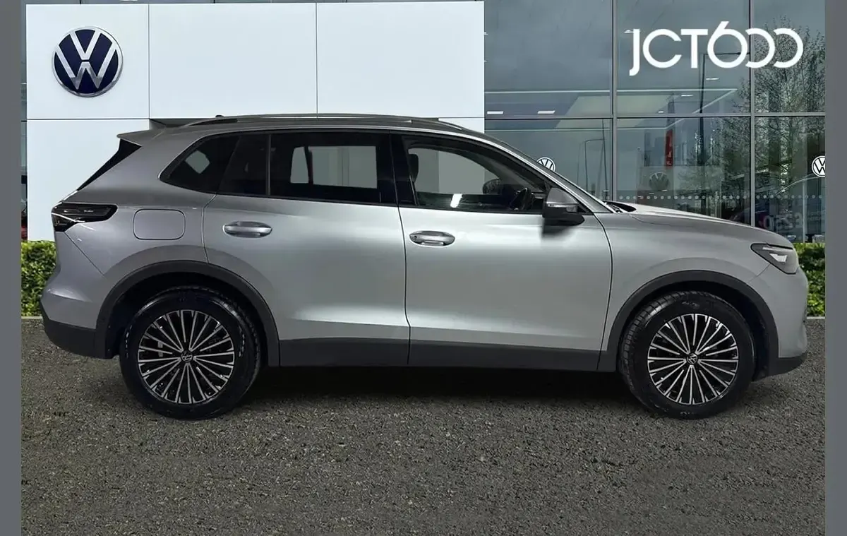 Used VW Tiguan Match 147 HP (108 kW) 2025 Silver SUV