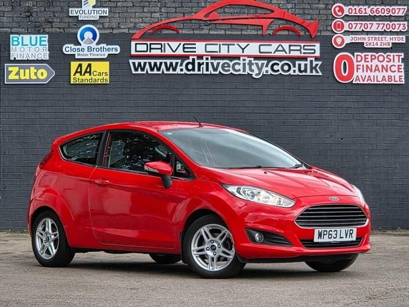 Red Used 2013 Ford Fiesta Zetec Hatchback | £2,695 (Super price) - Image 1/4