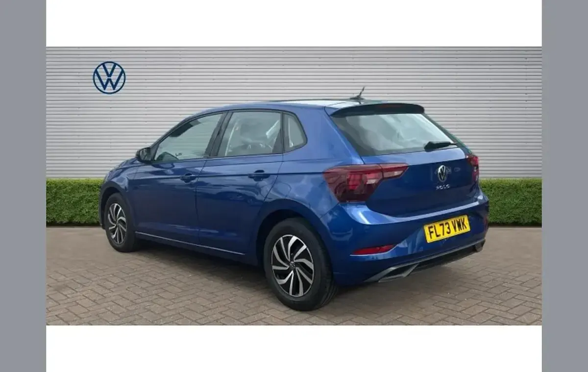 Used VW Polo Life 95 HP (69 kW) 2023 Blue Hatchback