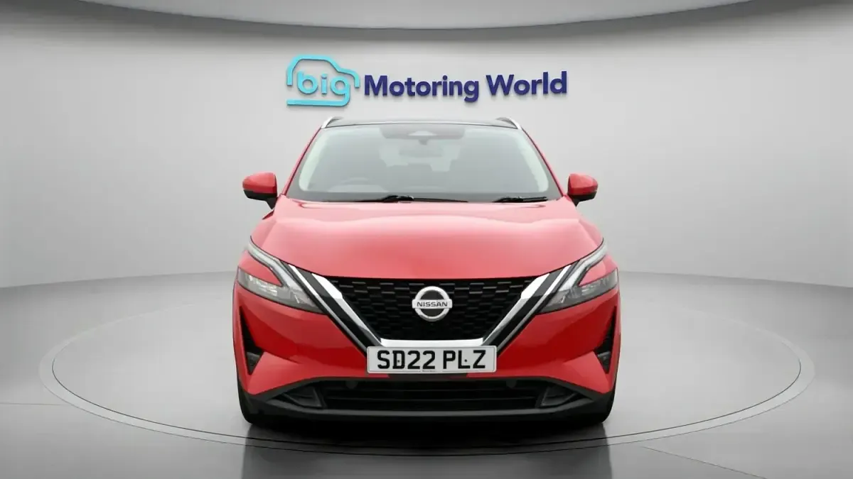 Used Nissan Qashqai N-Connecta 140 HP (102 kW) 2022 Red SUV