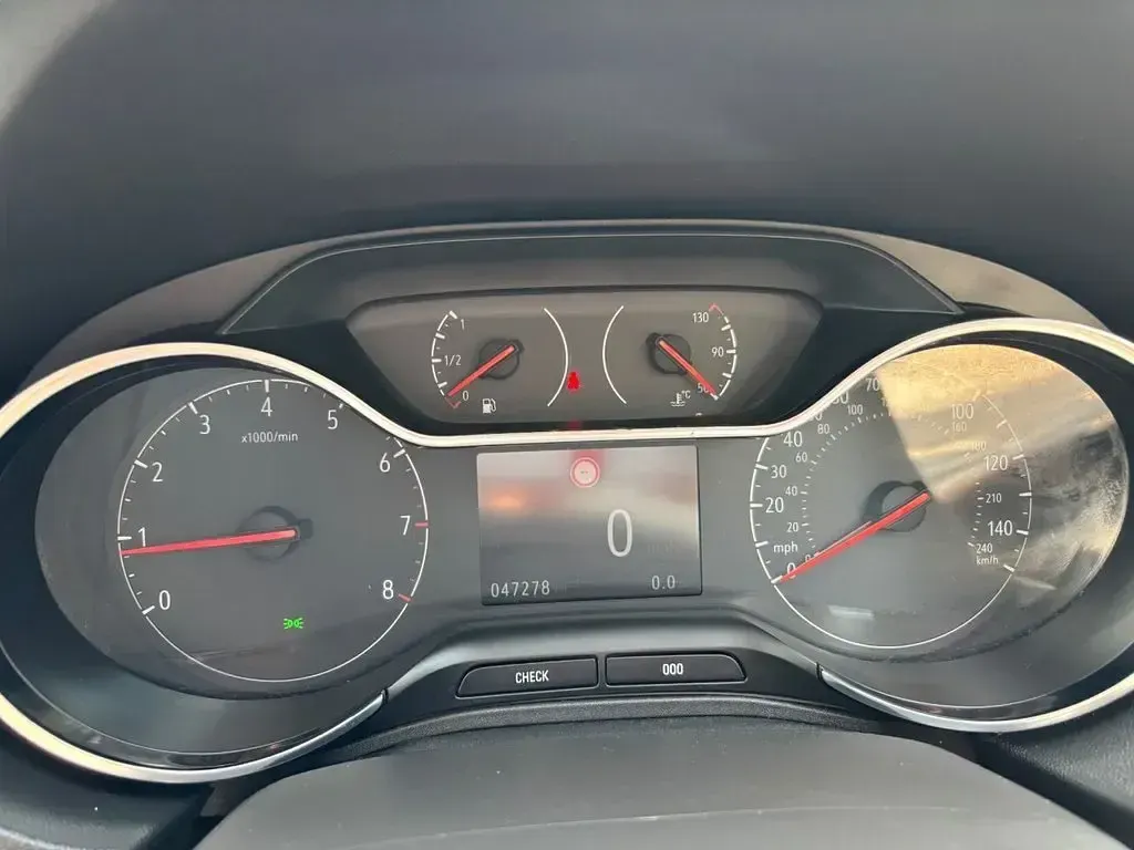 Used Vauxhall Grandland X Business Edition 130 HP (95 kW) 2019 Black SUV