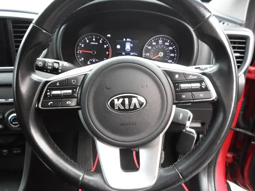 Begagnad Kia Sportage 2021 Röd SUV