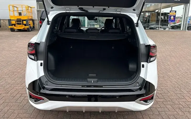 Used Kia Sportage GT-Line 159 HP (116 kW) 2024 White SUV