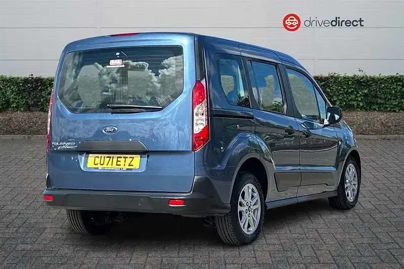Used Ford Tourneo Zetec 120 HP (88 kW) 2021 Blue MPV