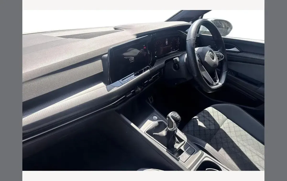 Used VW Golf VIII R-line 147 HP (108 kW) 2020 White Hatchback